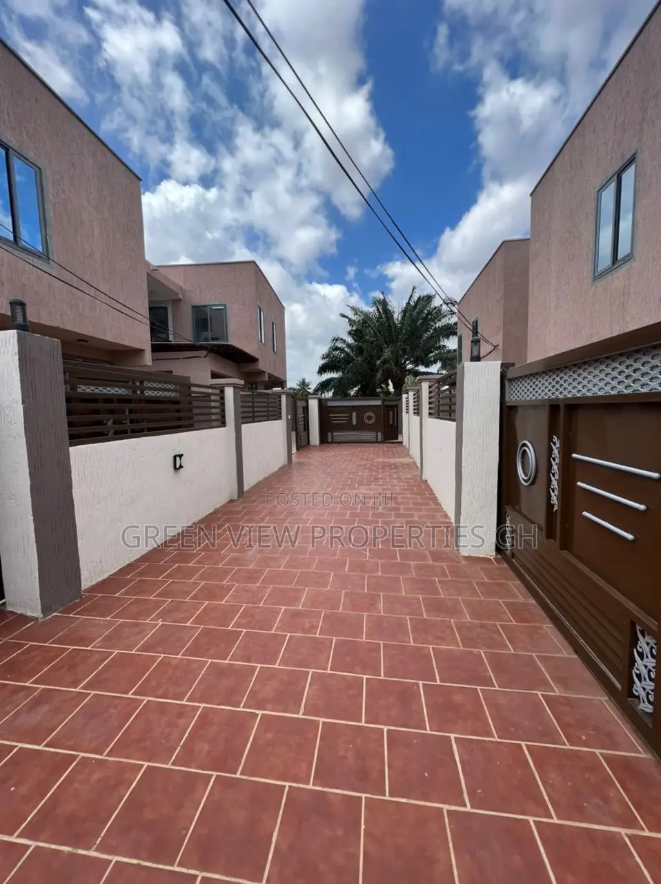 4bdrm Duplex in Ofankor for rent