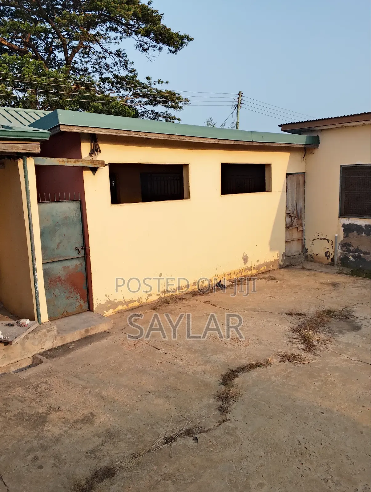 6bdrm House in Tema Metropolitan for sale