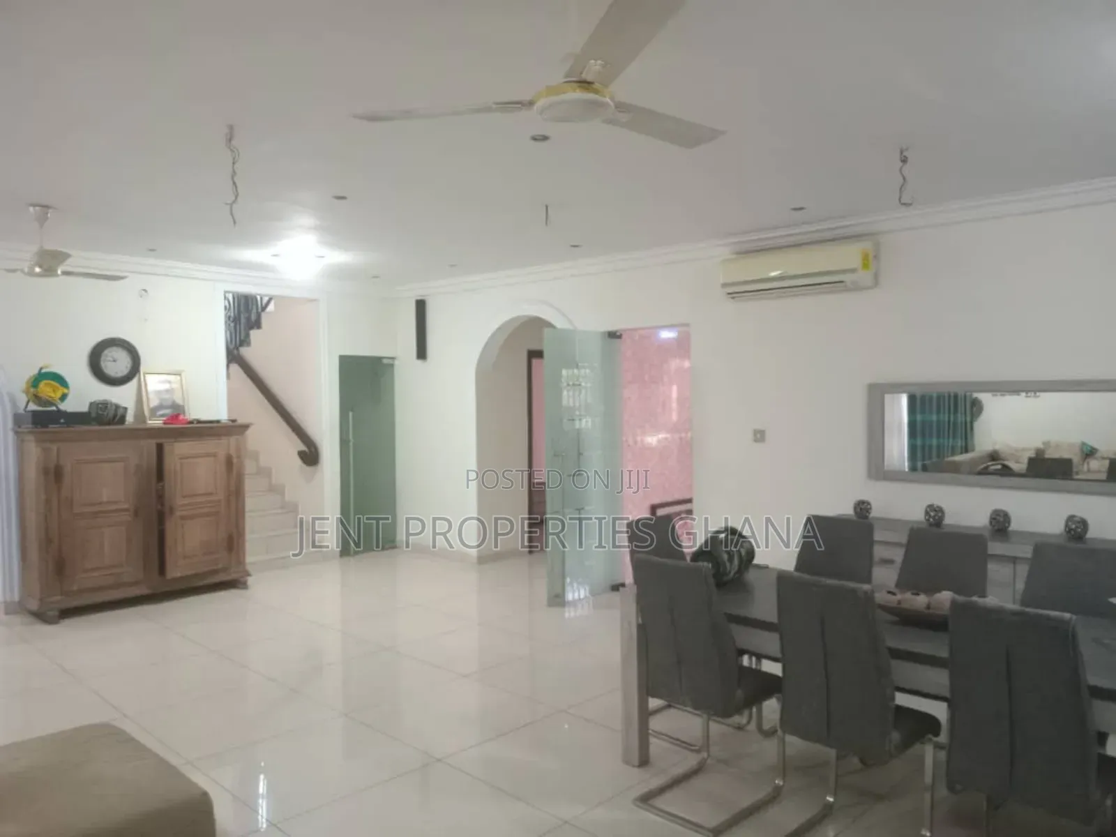 6bdrm House in Accra Metropolitan for sale