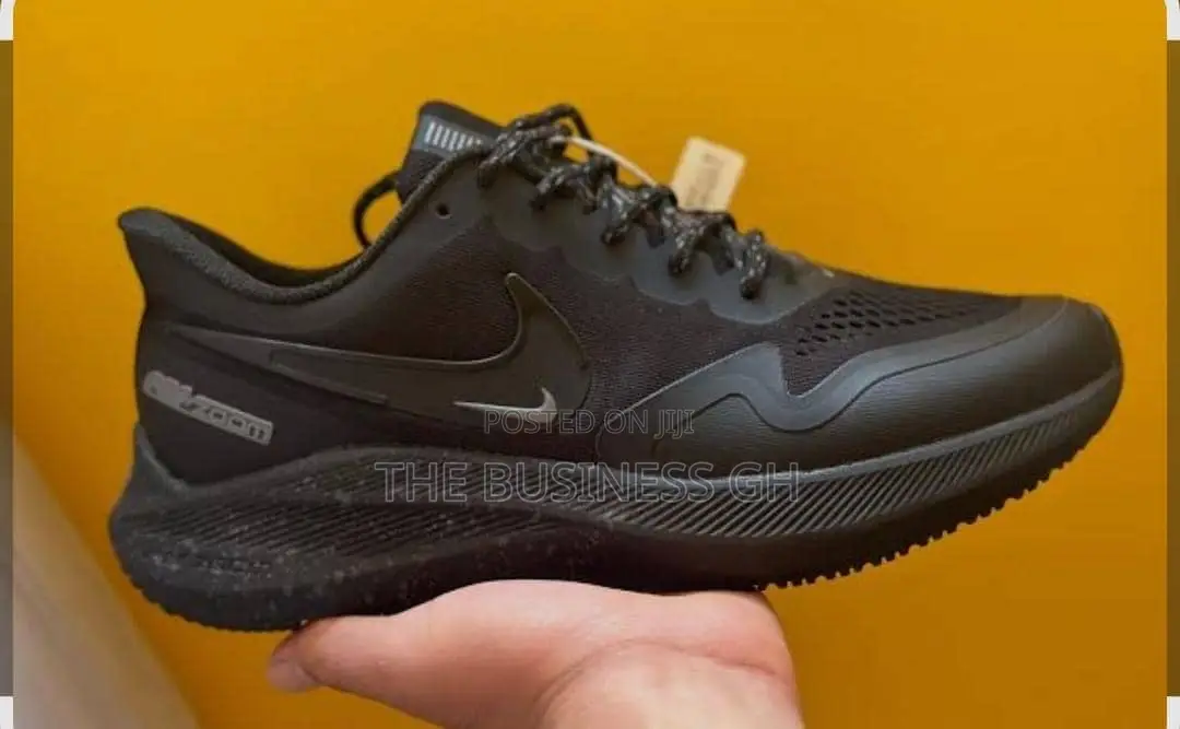 Black Nike Trainers