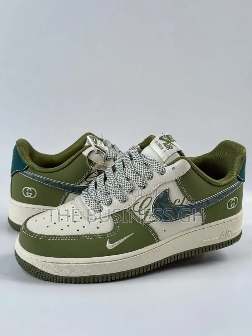 Nike Sneakers