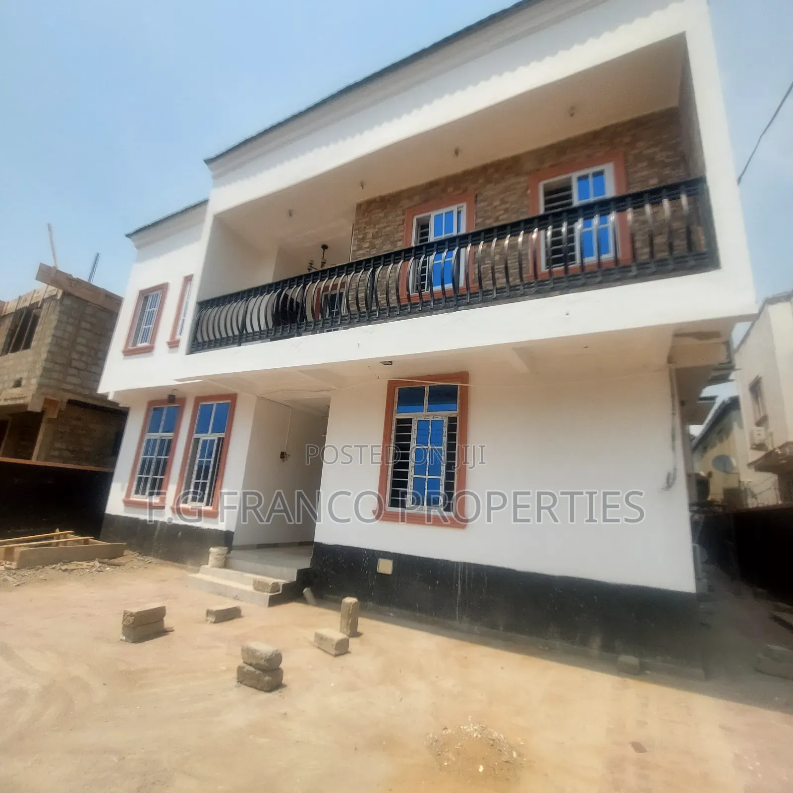 5bdrm House in Kg Franco Properties, Sakumono for sale