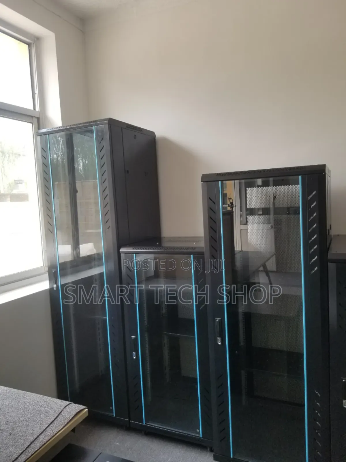 High Quality Ac3 20u Server And Network Rack 600x600 Floor Standing