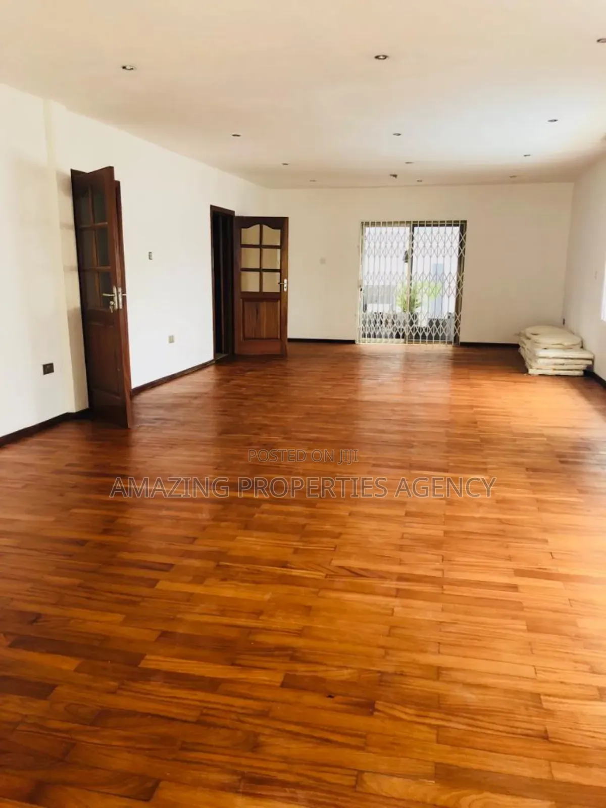 5bdrm House in Airport Residential for rent
