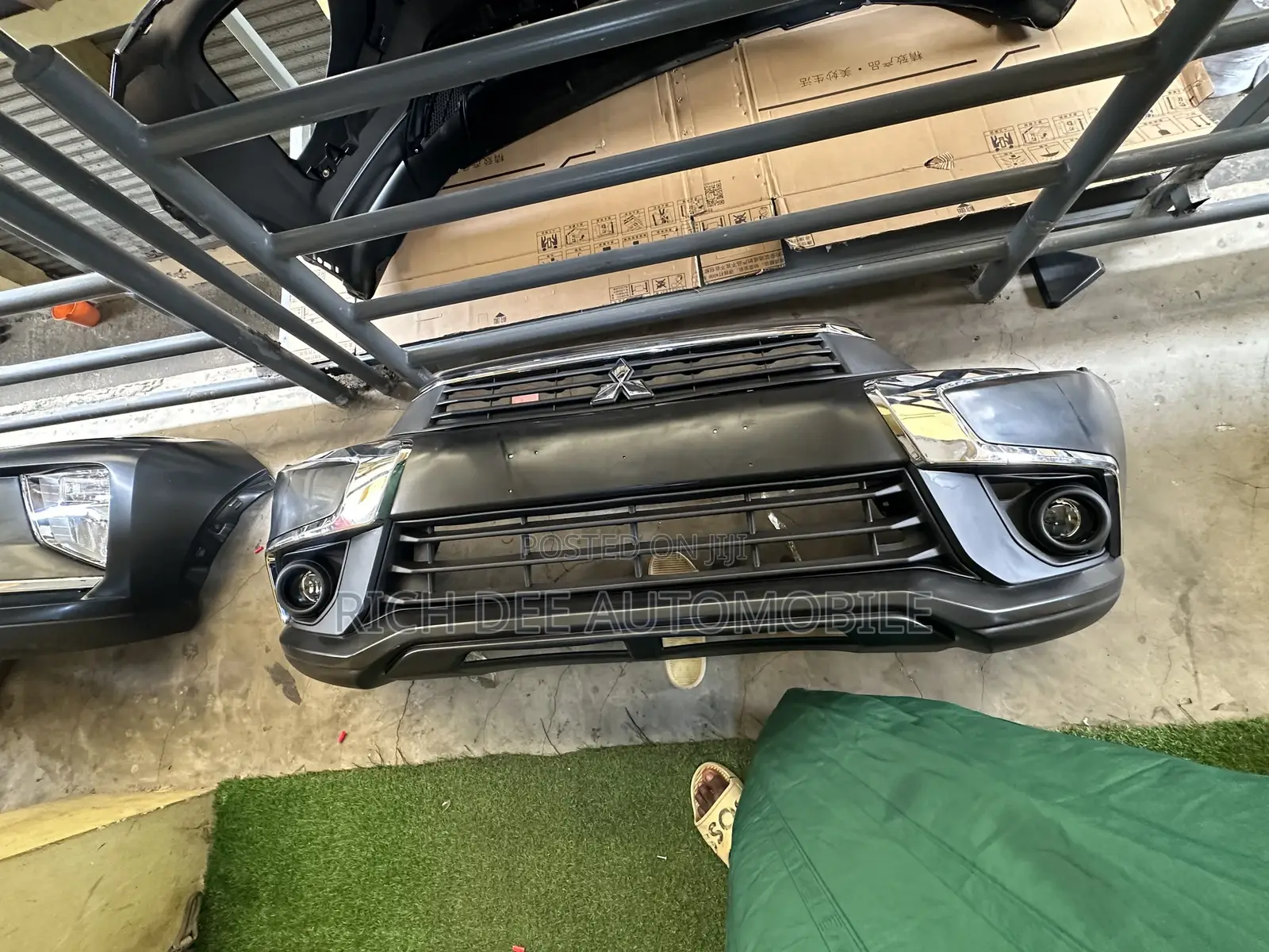 Outlander Asx 2012....17 Front Bumper Complete