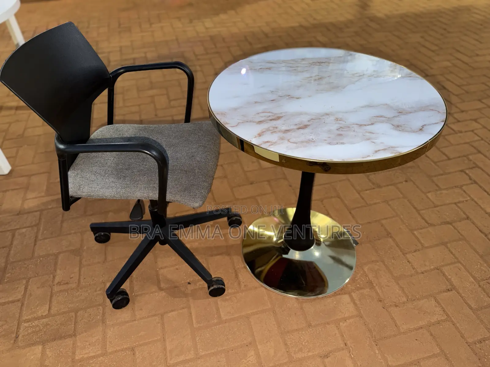 Modern Round Table With Comfortable Swivel Chair