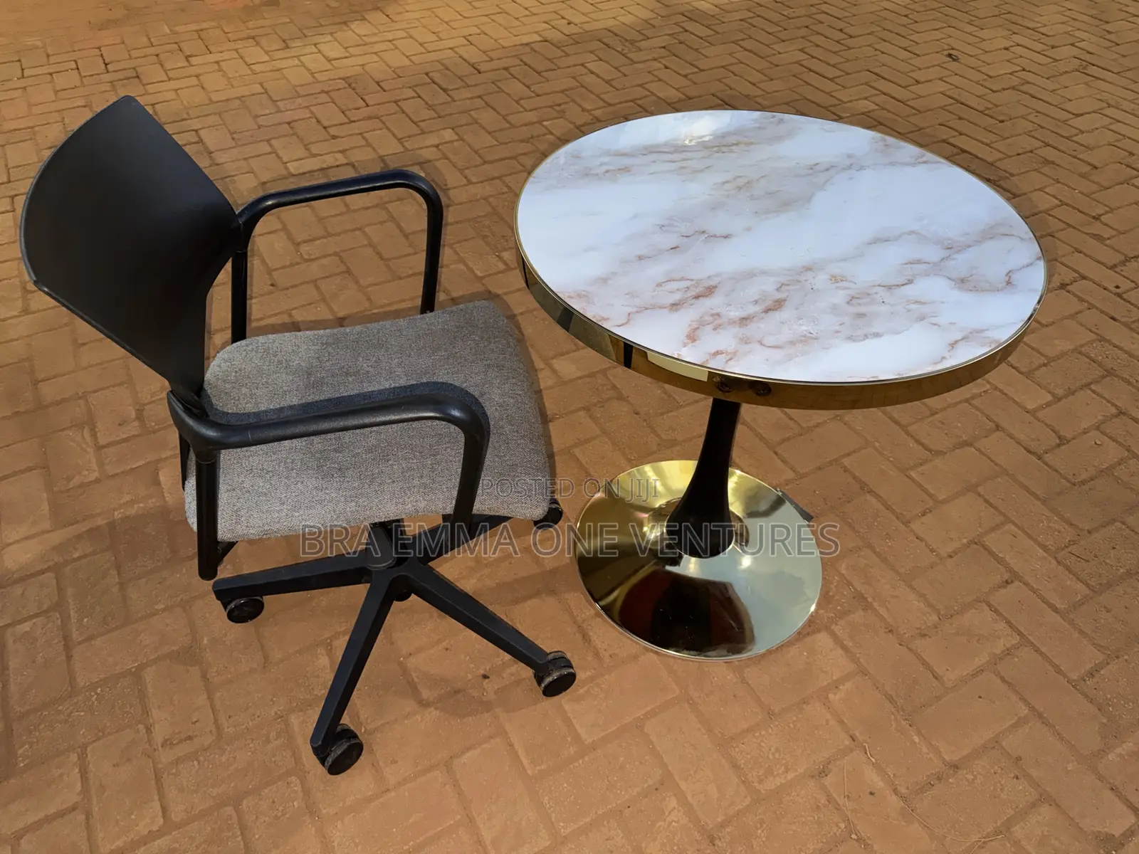 Modern Round Table With Comfortable Swivel Chair