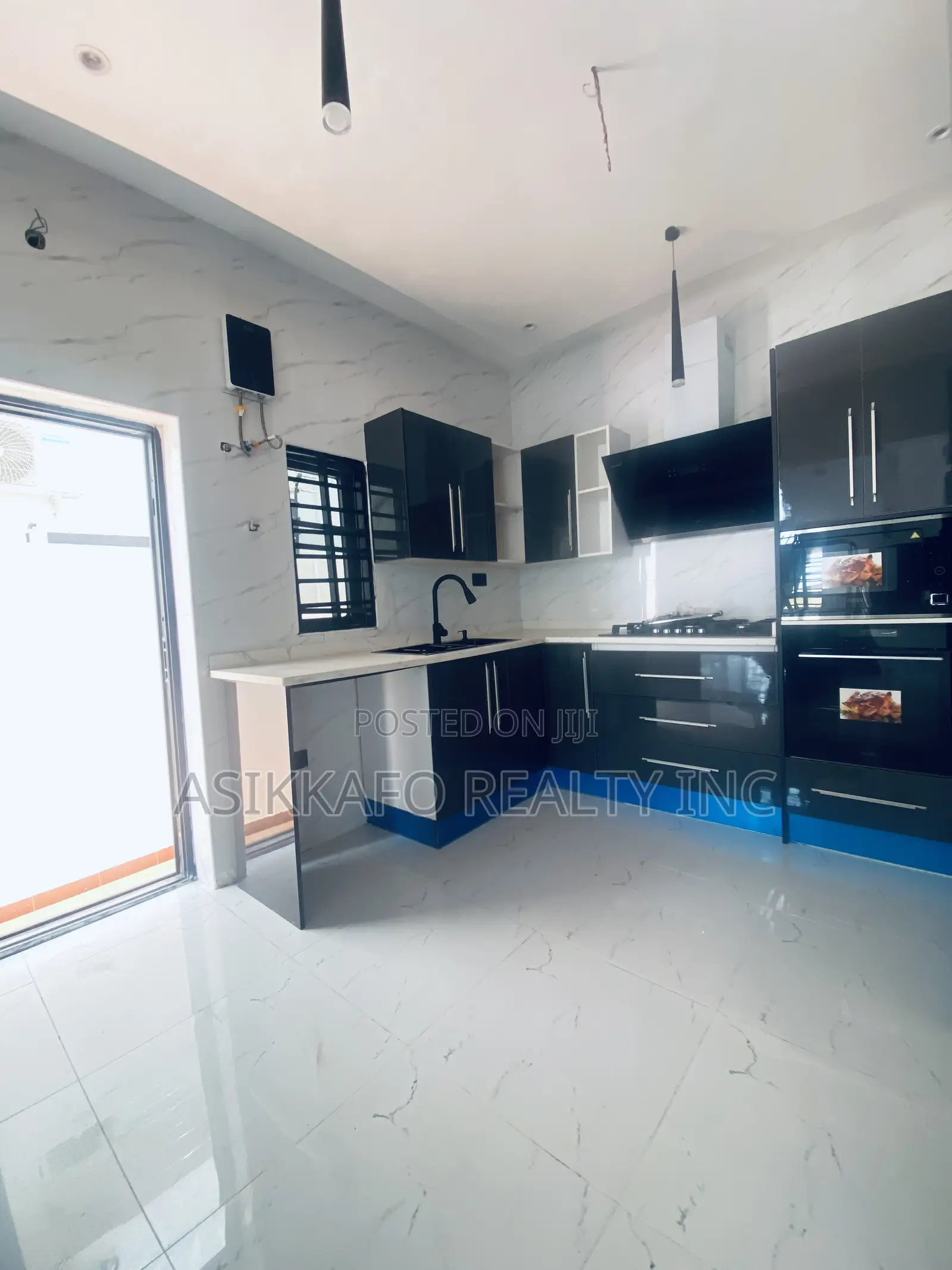 4bdrm Duplex in Coastal Estate, Spintex for rent