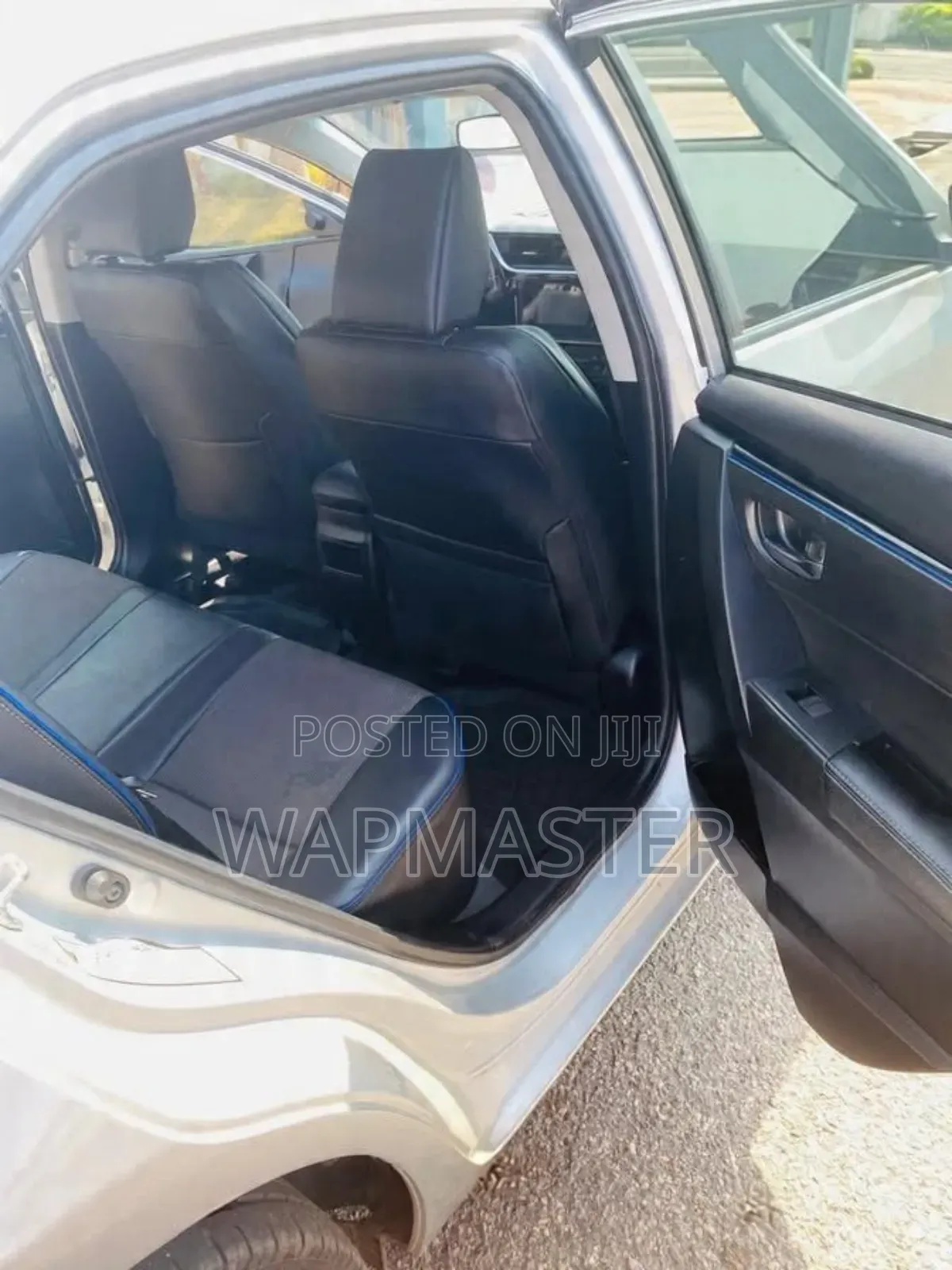 Toyota Corolla SE (1.8L 4cyl 6M) 2018 White