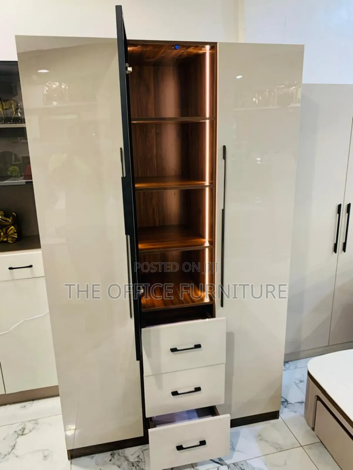 Modern 3-door Glass Wardrobe