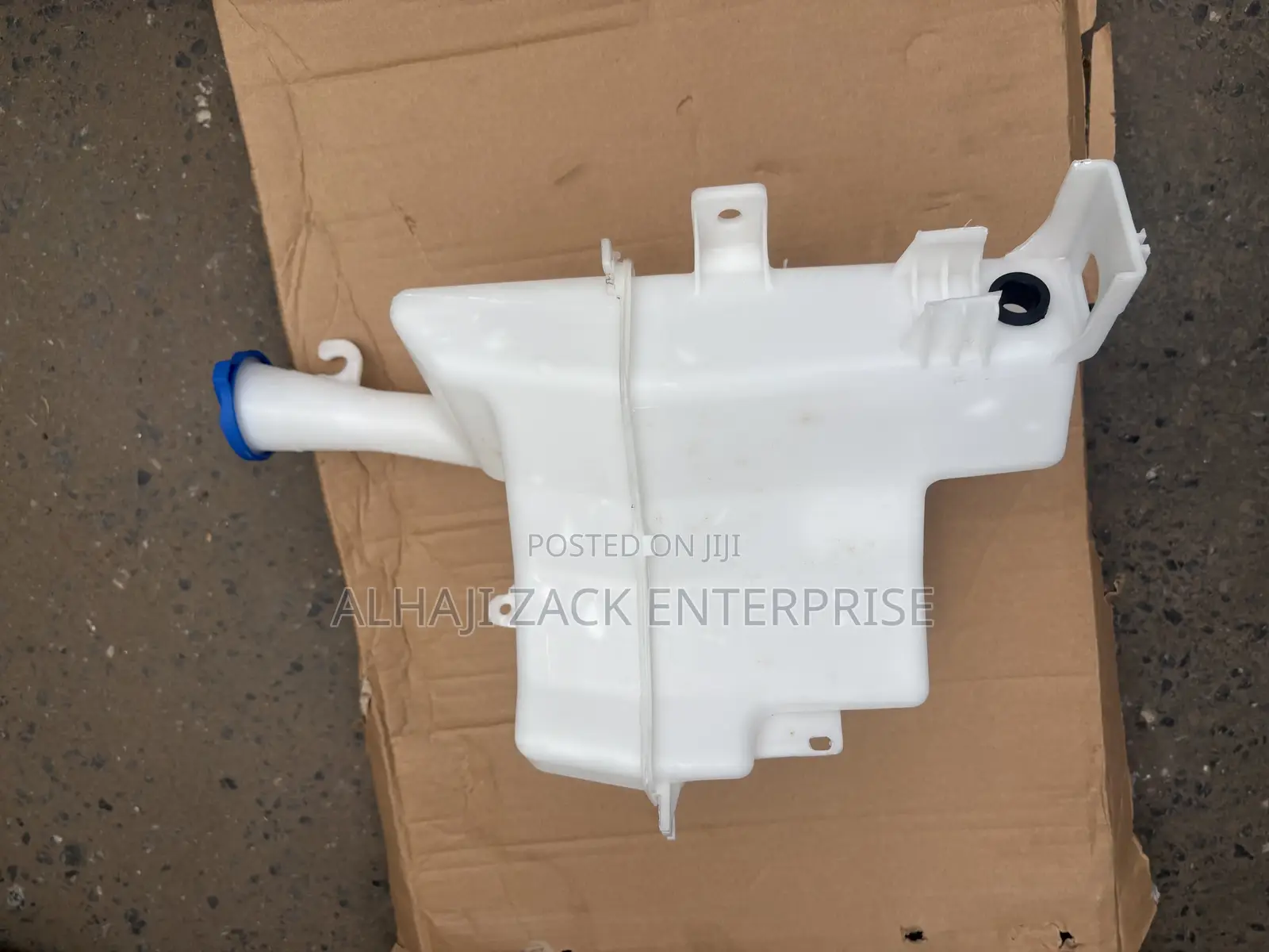 Hyundai Elantra 2018 Wiper Wash Gallon