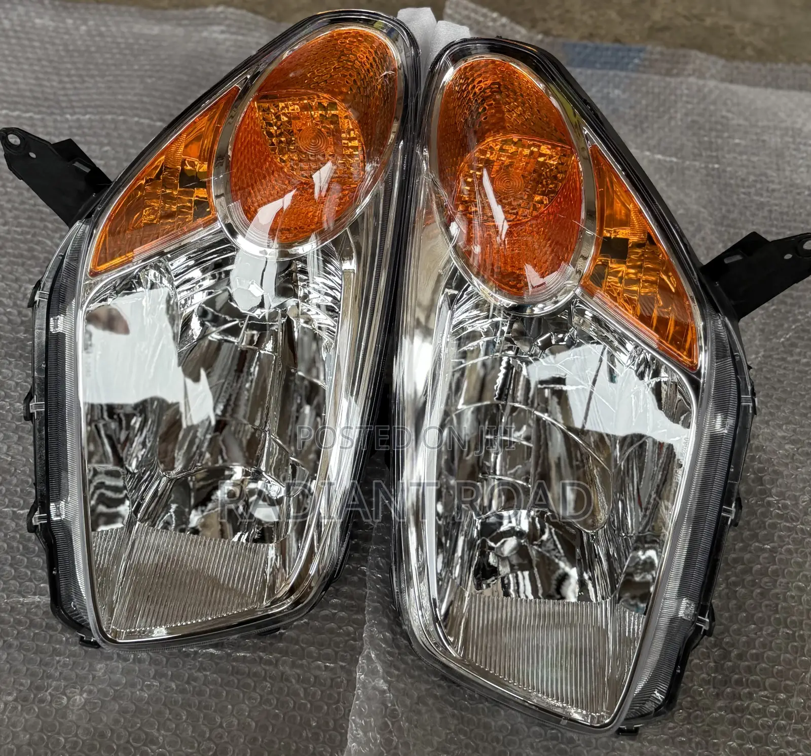 Toyota Rav4 2005 Headlights