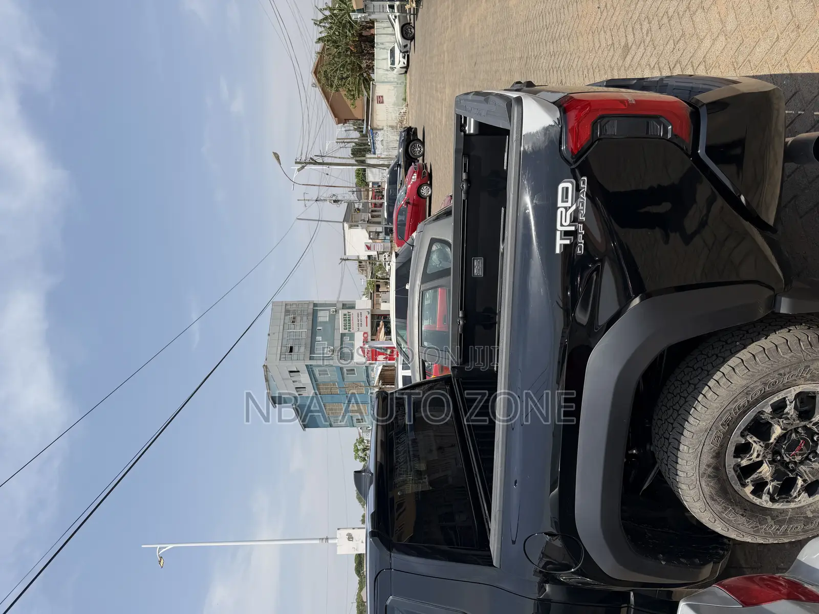 Toyota Tacoma 2012-25 Bucket Cover Roller Type