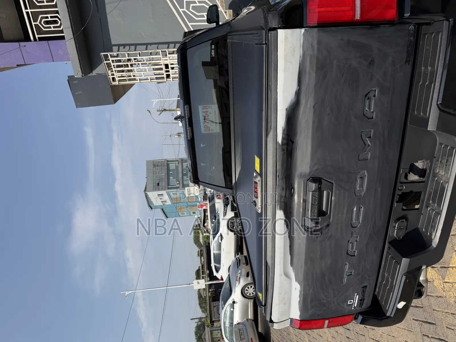 Toyota Tacoma 2012-25 Bucket Cover Roller Type