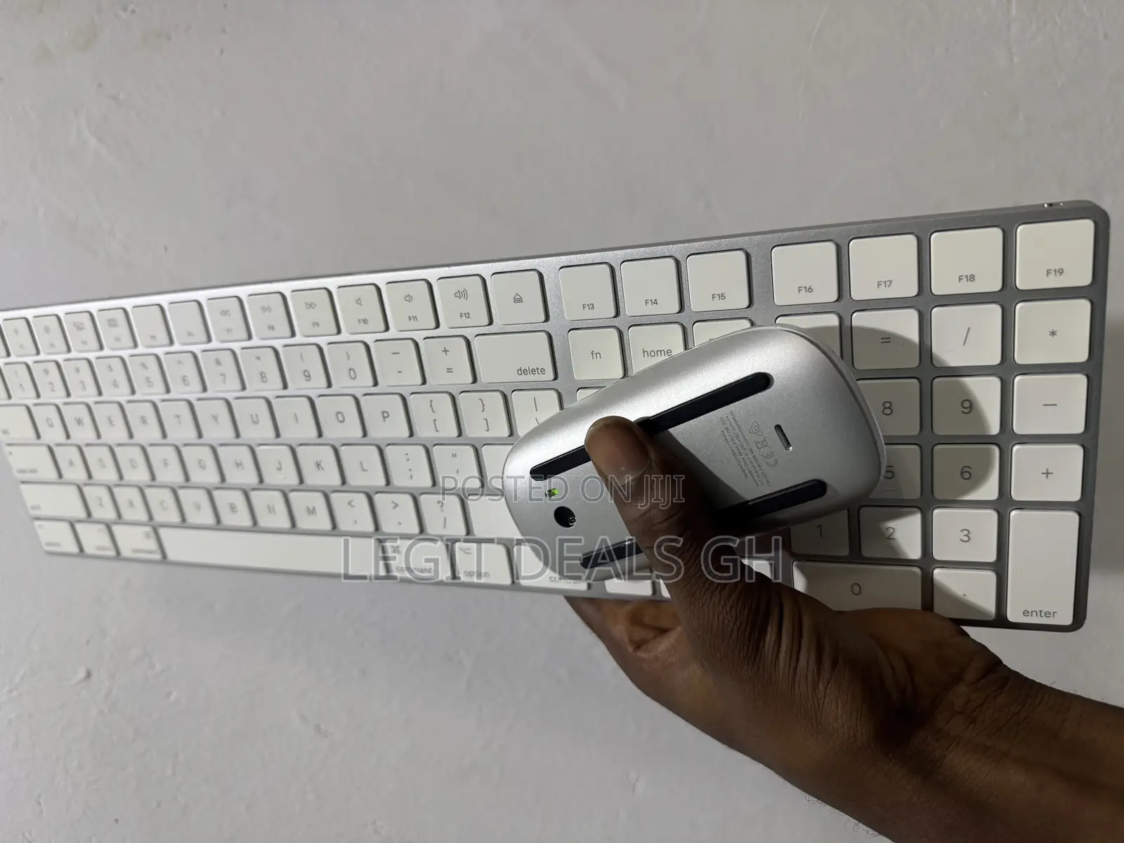 Apple Keyboard and Mouse Combo 2