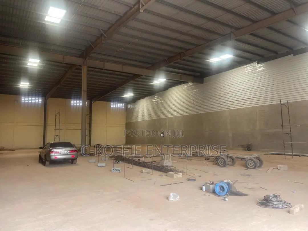 1000 SQM Warehouse at Spintex for Rent