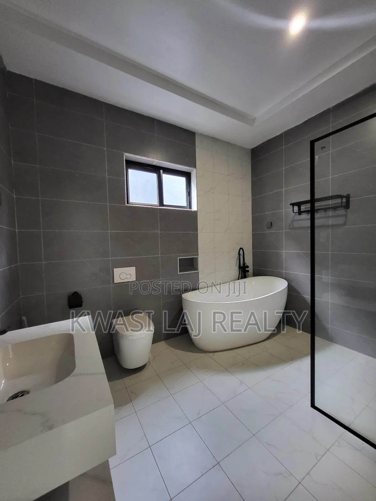 5bdrm House in Oyarifa for sale