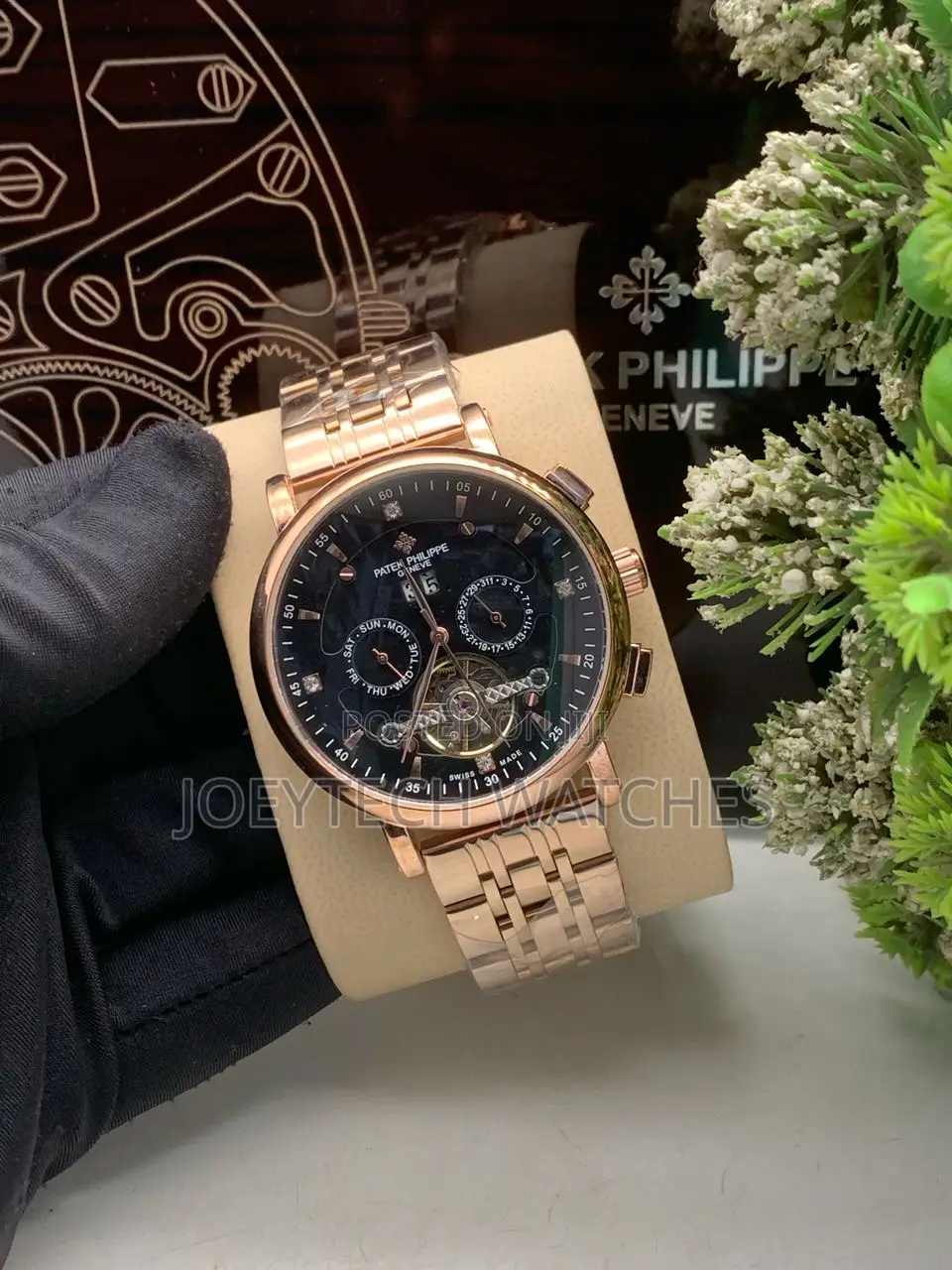 Chain Mechanical Timepiece (Patek Philippe)