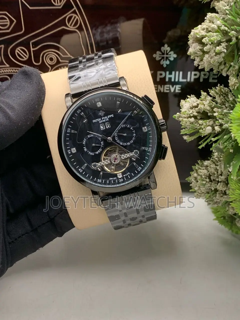 Chain Mechanical Timepiece (Patek Philippe)
