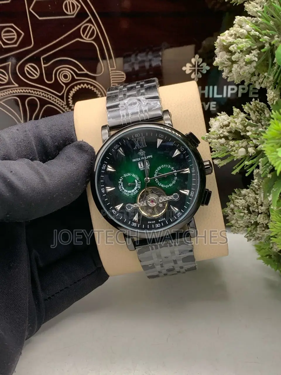 Chain Mechanical Timepiece (Patek Philippe)