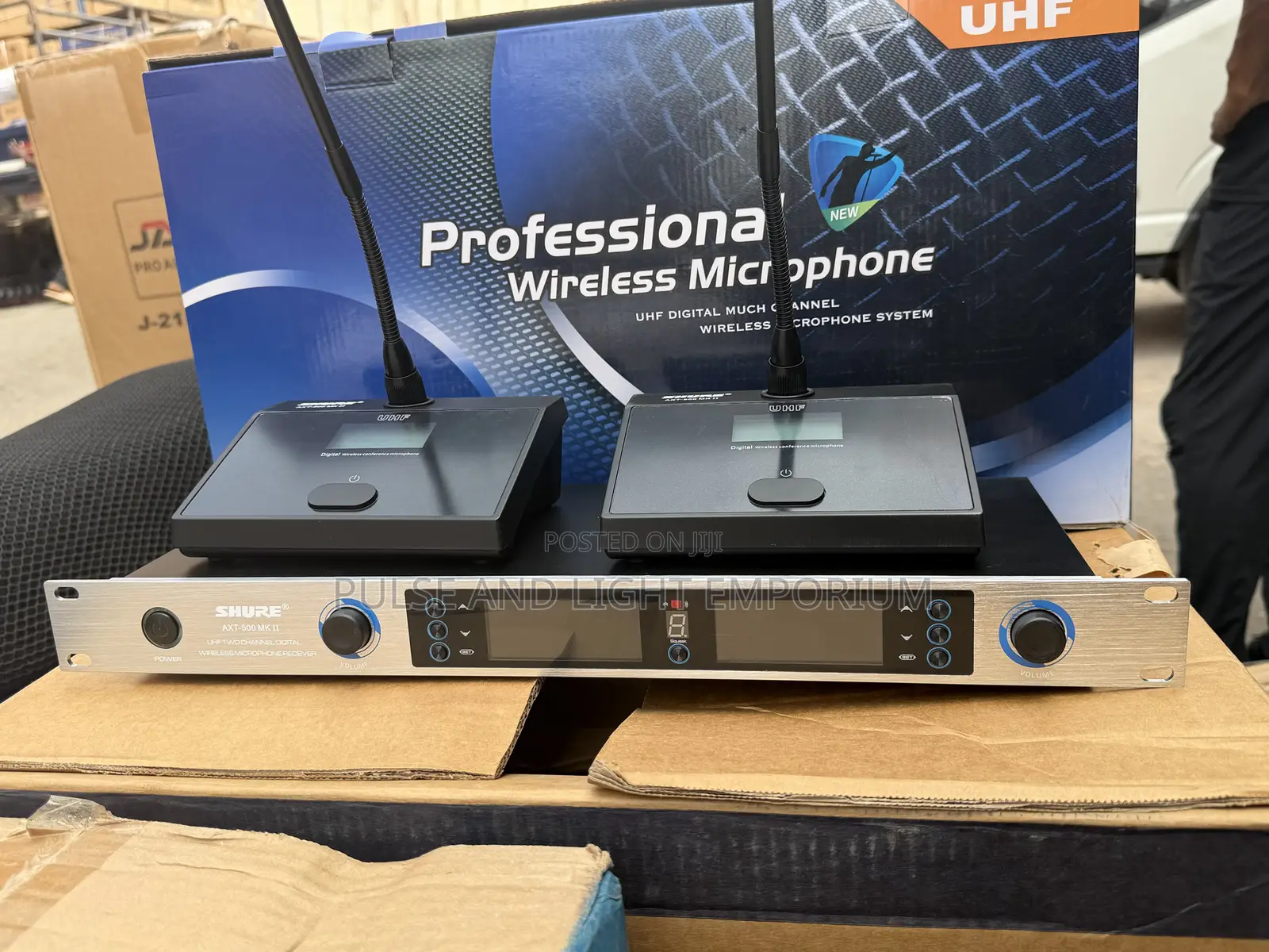 Shure Axt-500 Mk Ii  2in1 Conference Wireless Microphone System