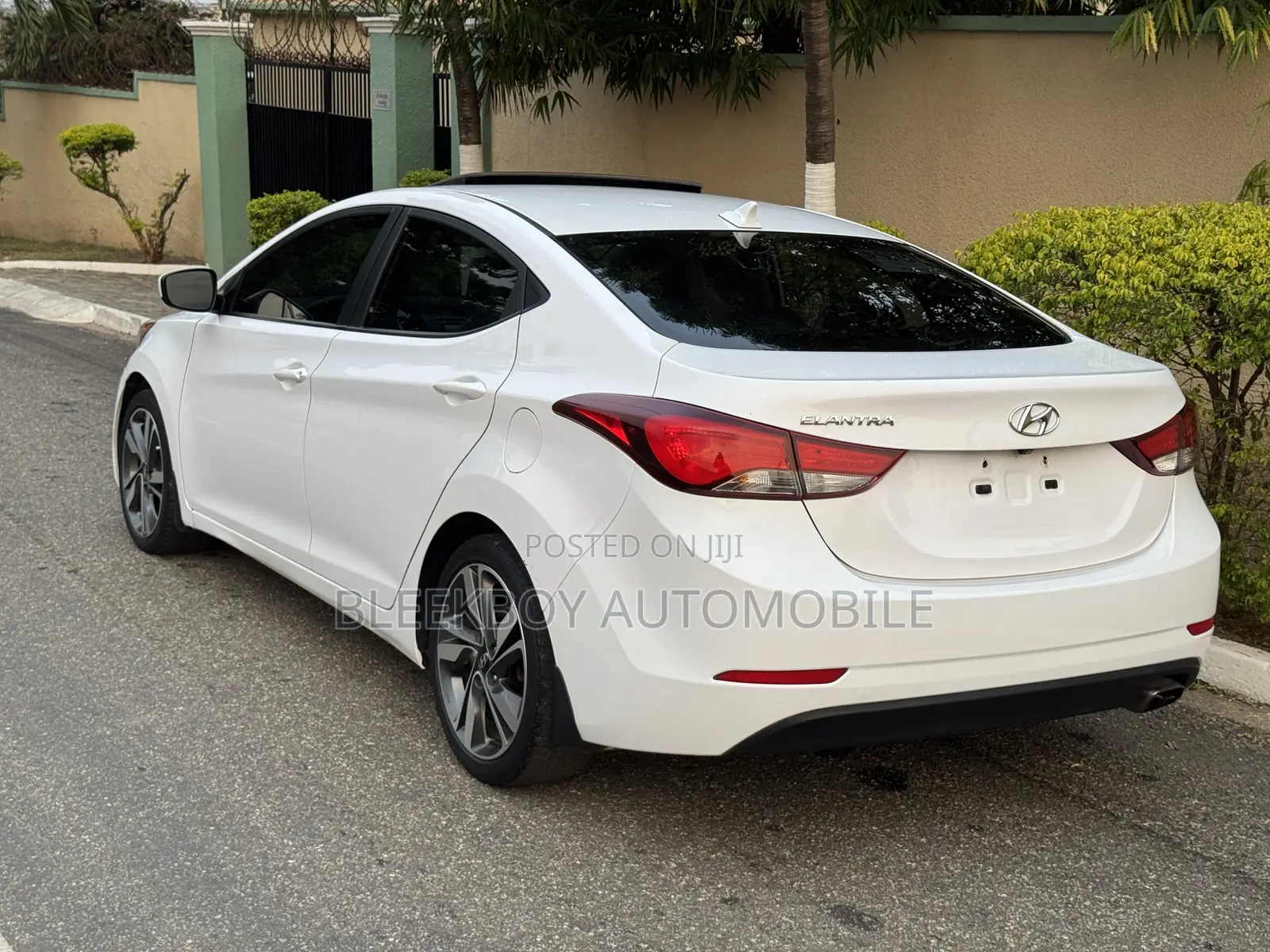 Hyundai Elantra 2015 White