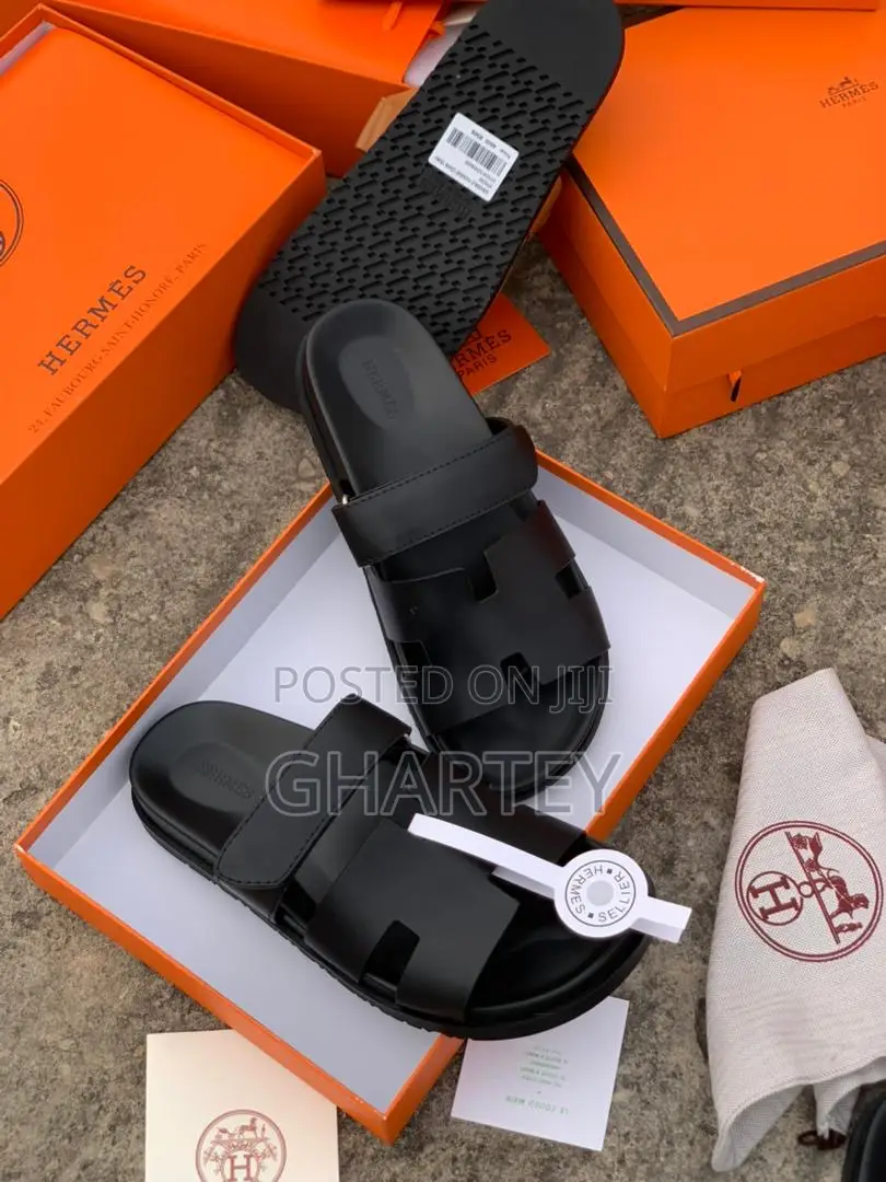 Black Hermes Luxury Slide Slippers – Sleek Comfort for Everyday Style