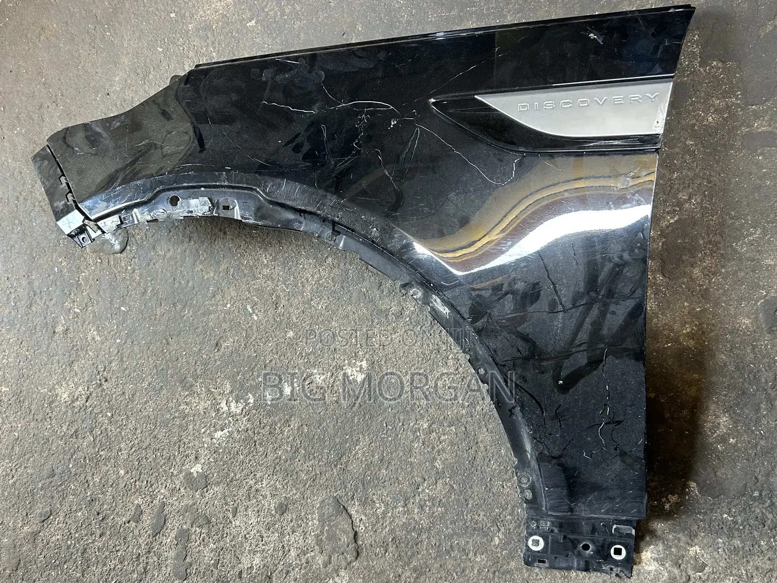 Land Rover Discovery 2017-2024 Fender Left