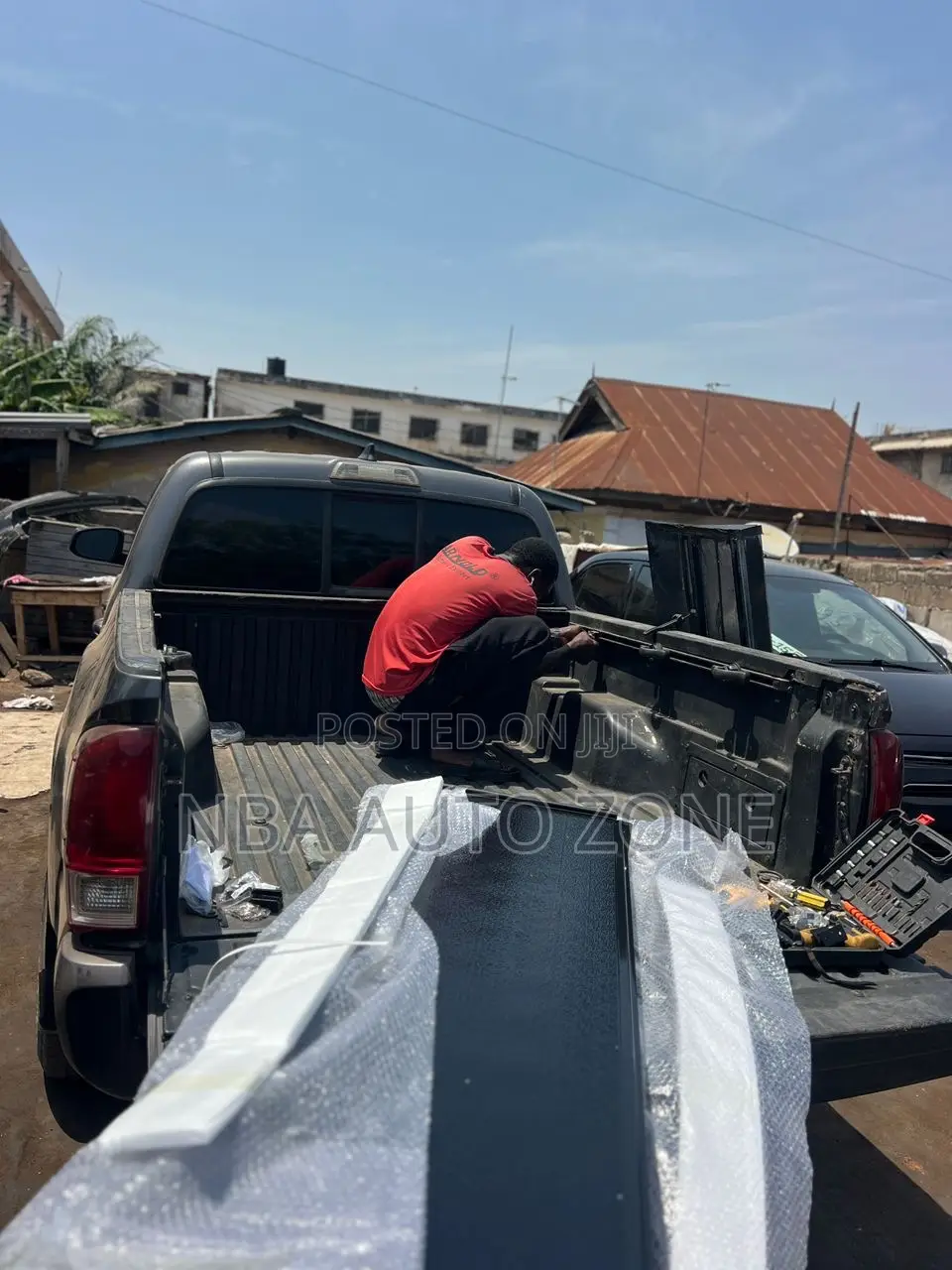 Toyota Tacoma 2010-25 Bucket Cover Complete
