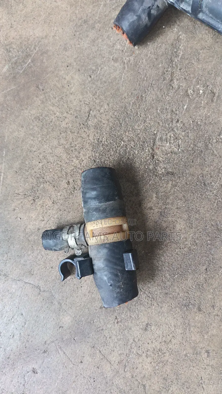 Toyota Vitz Water T - Pipe Joint