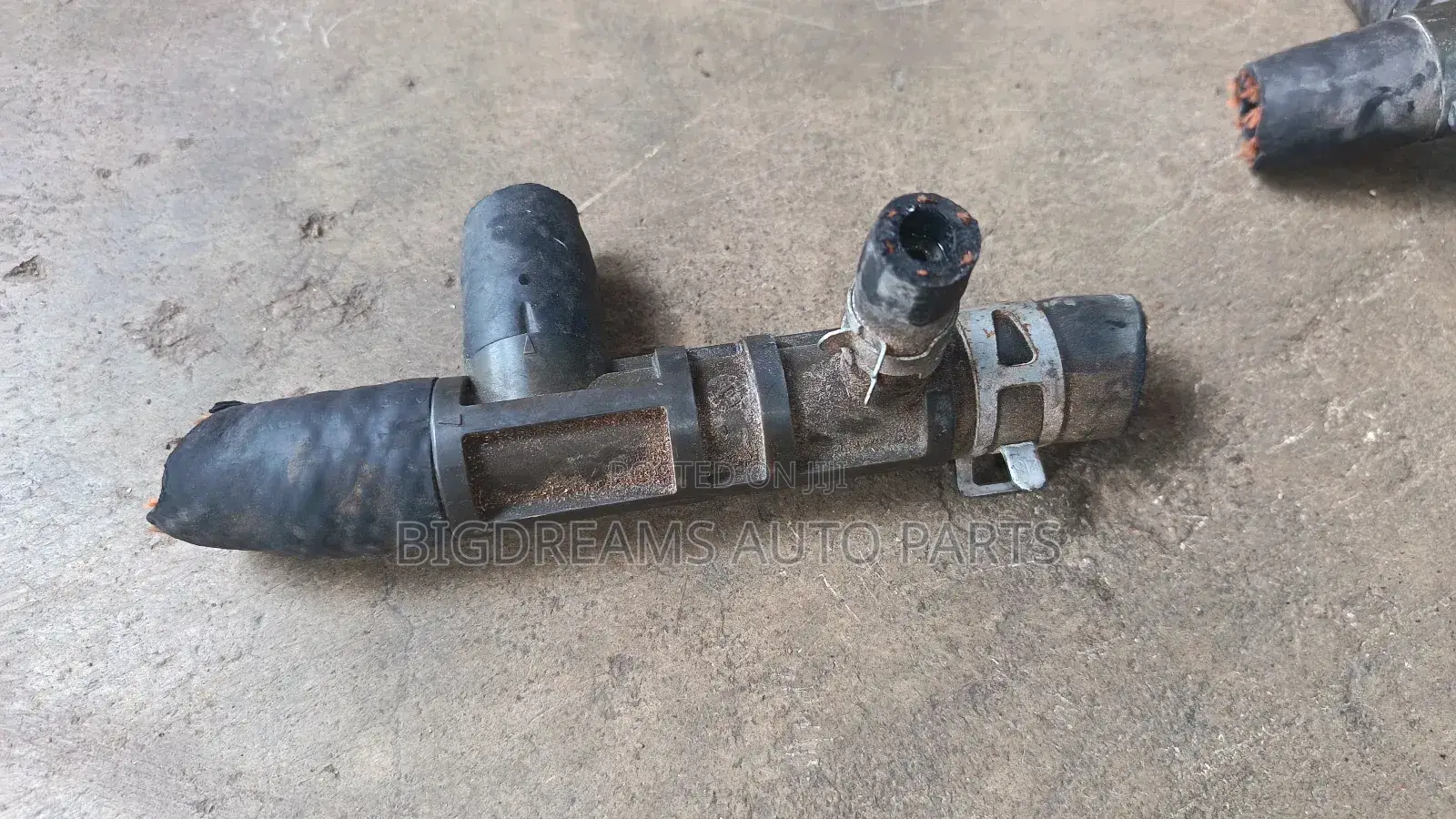 Toyota Vitz Water T - Pipe Joint