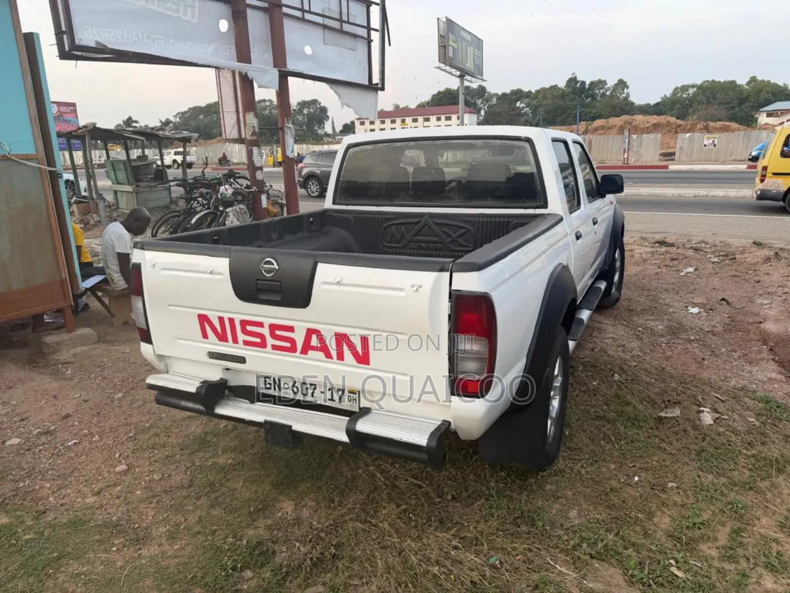 Nissan DoubleCab 2016 White