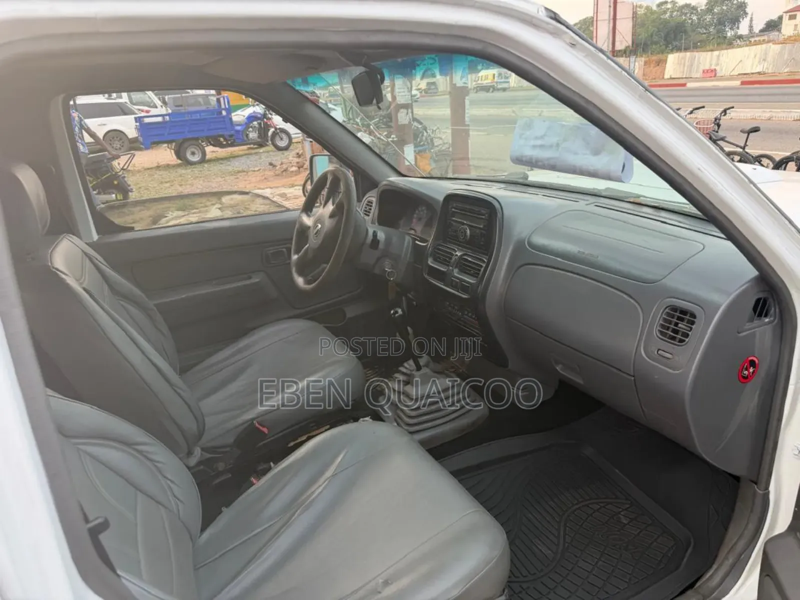 Nissan DoubleCab 2016 White