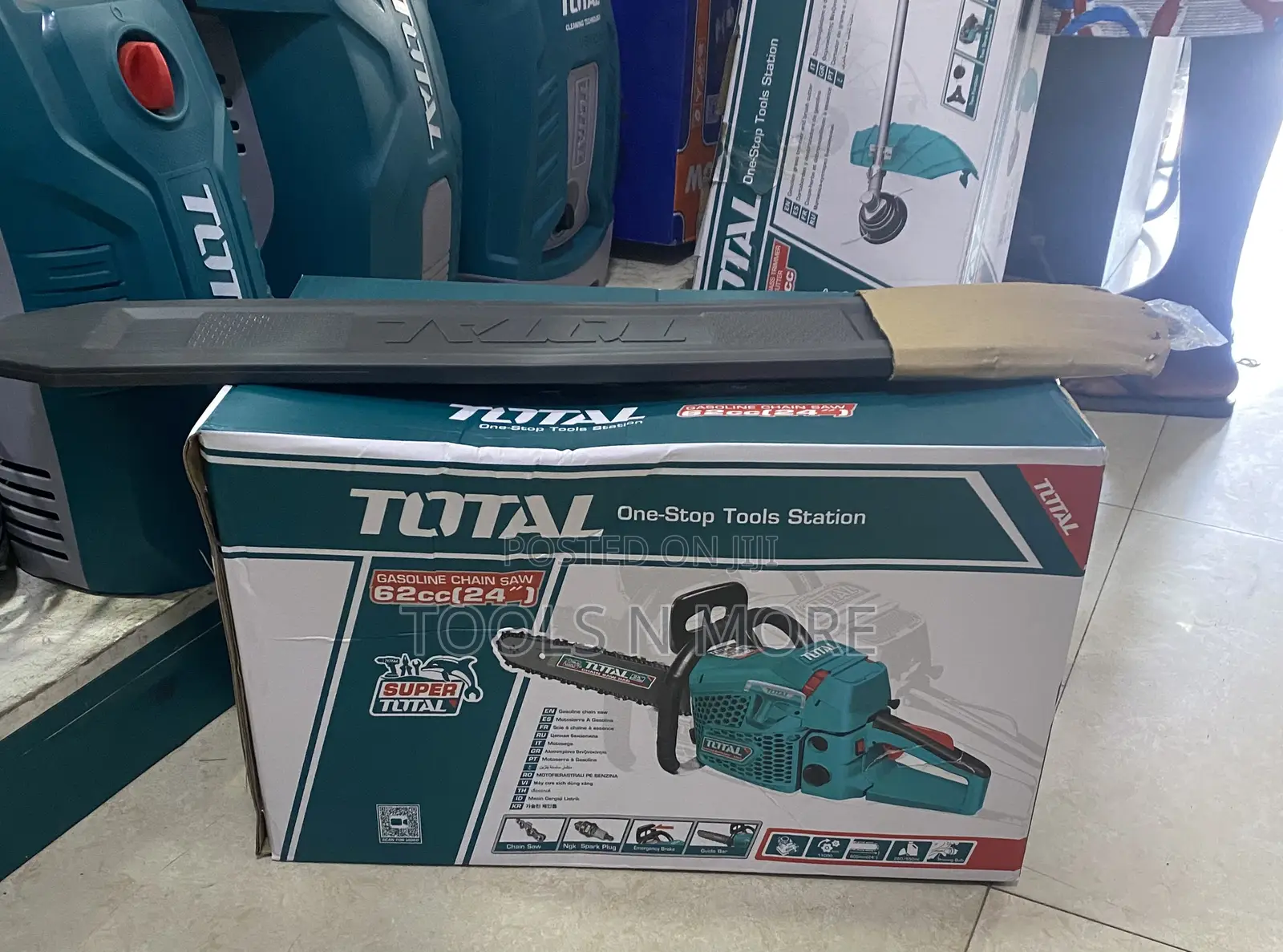 Total Gasoline Chainsaw 24”