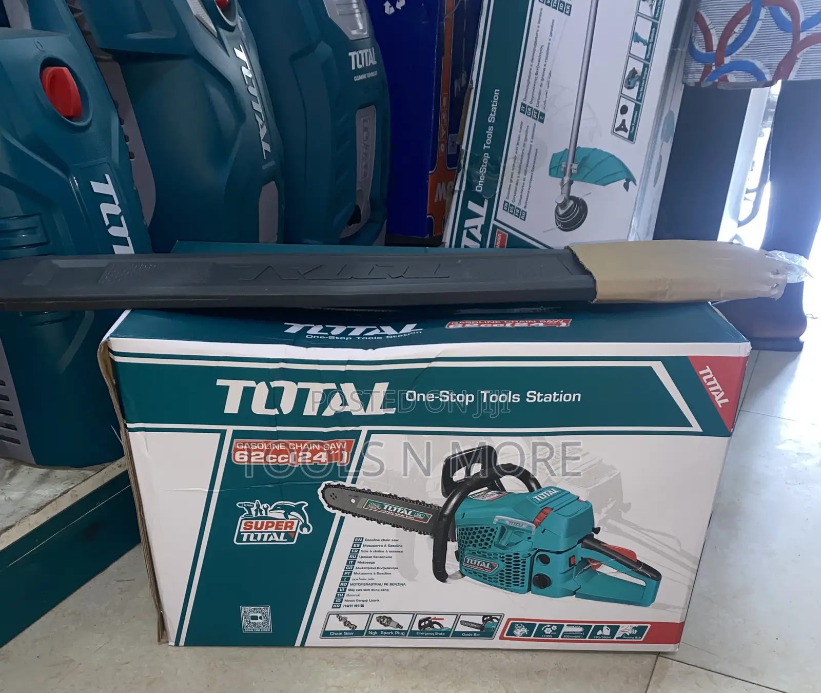 Total Gasoline Chainsaw 24”