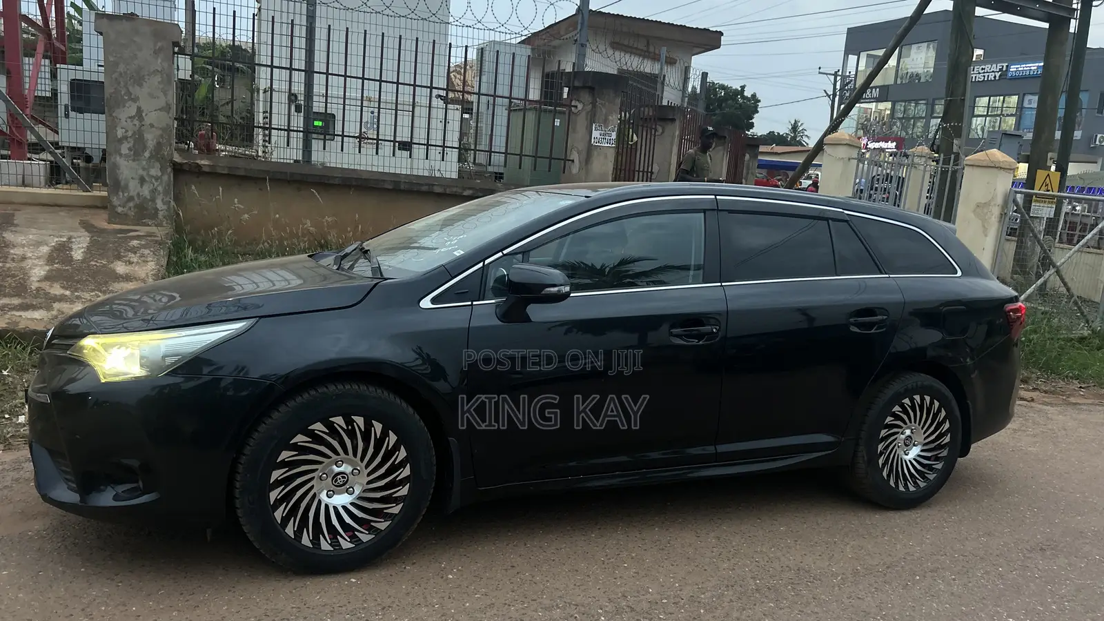 Toyota Avensis 2018 Black
