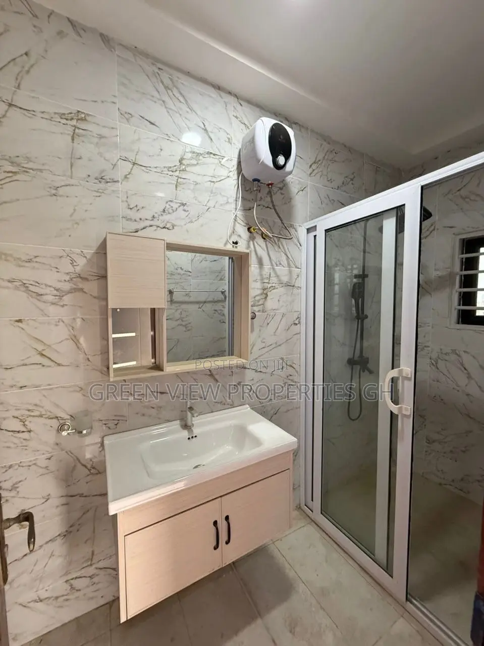 4bdrm Duplex in Haatso for sale