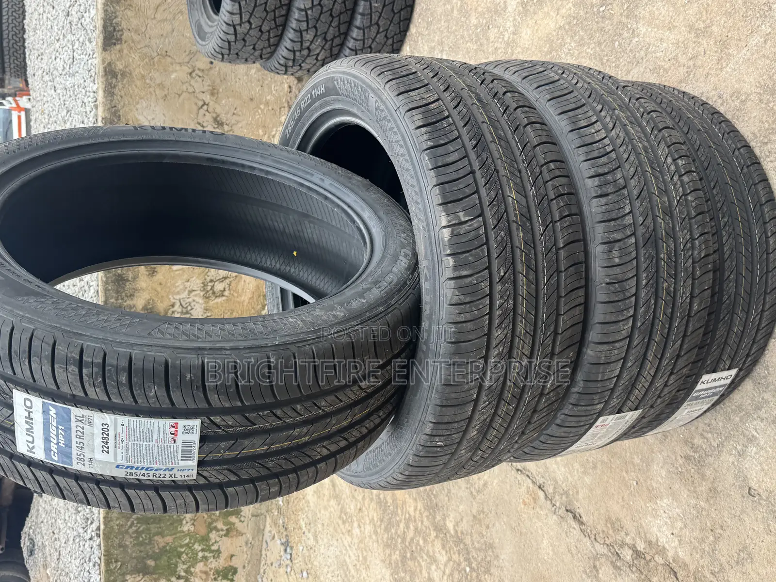 285/45r22 Kumho