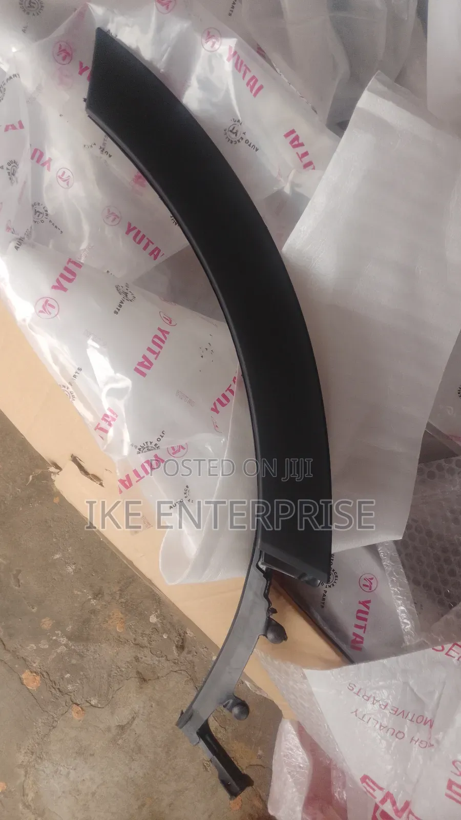 Honda CRV Back Door Arc Moulding 2017,2018,2019,2020,2021,2022