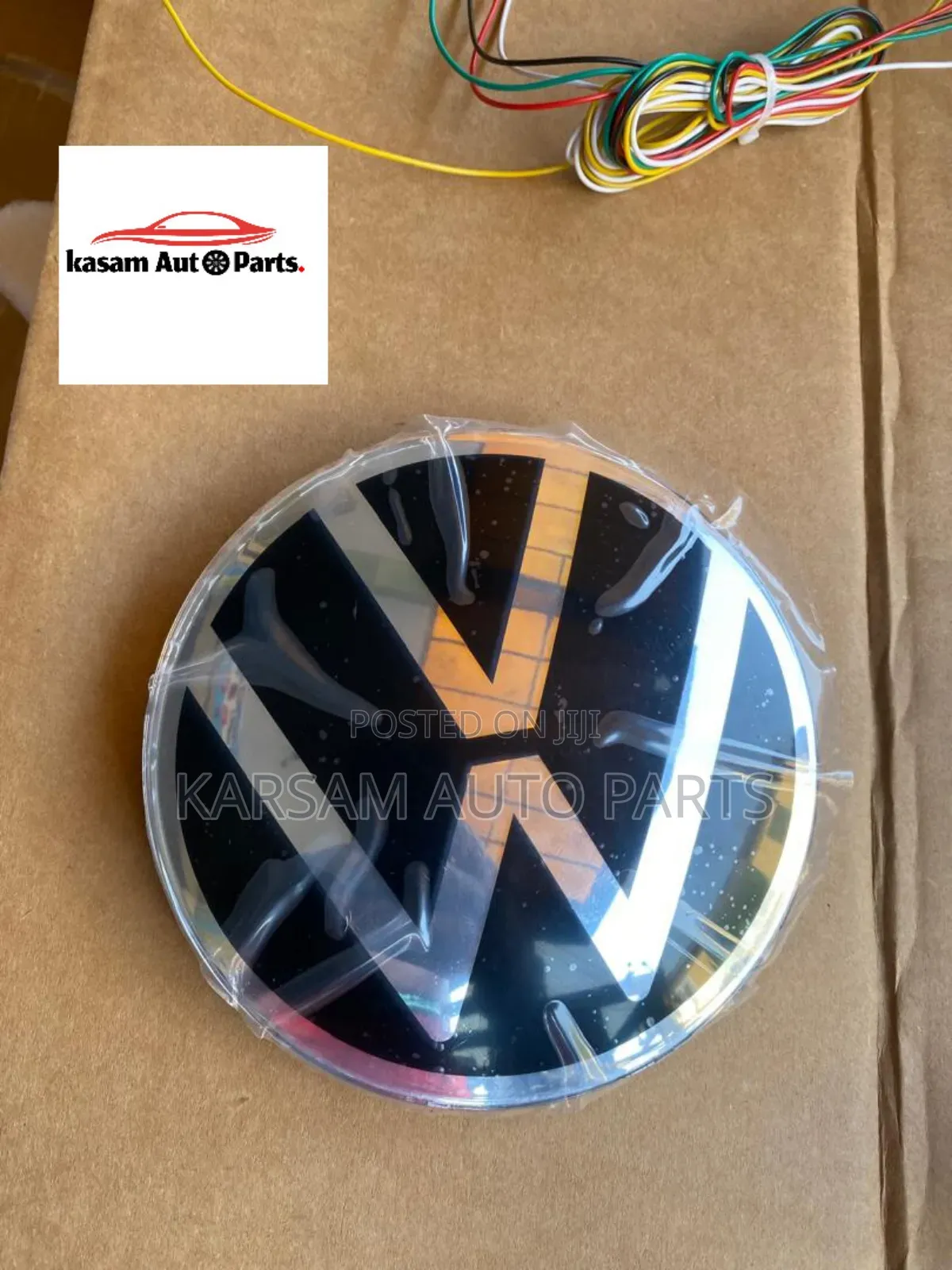 Volkswagen Golf Crown Emblem 2020 Going