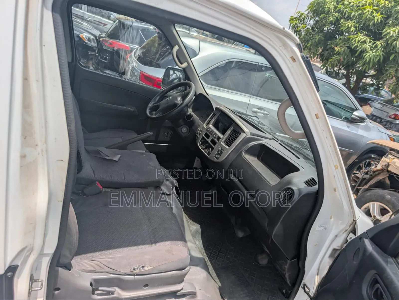 Nissan Santana 2010 White