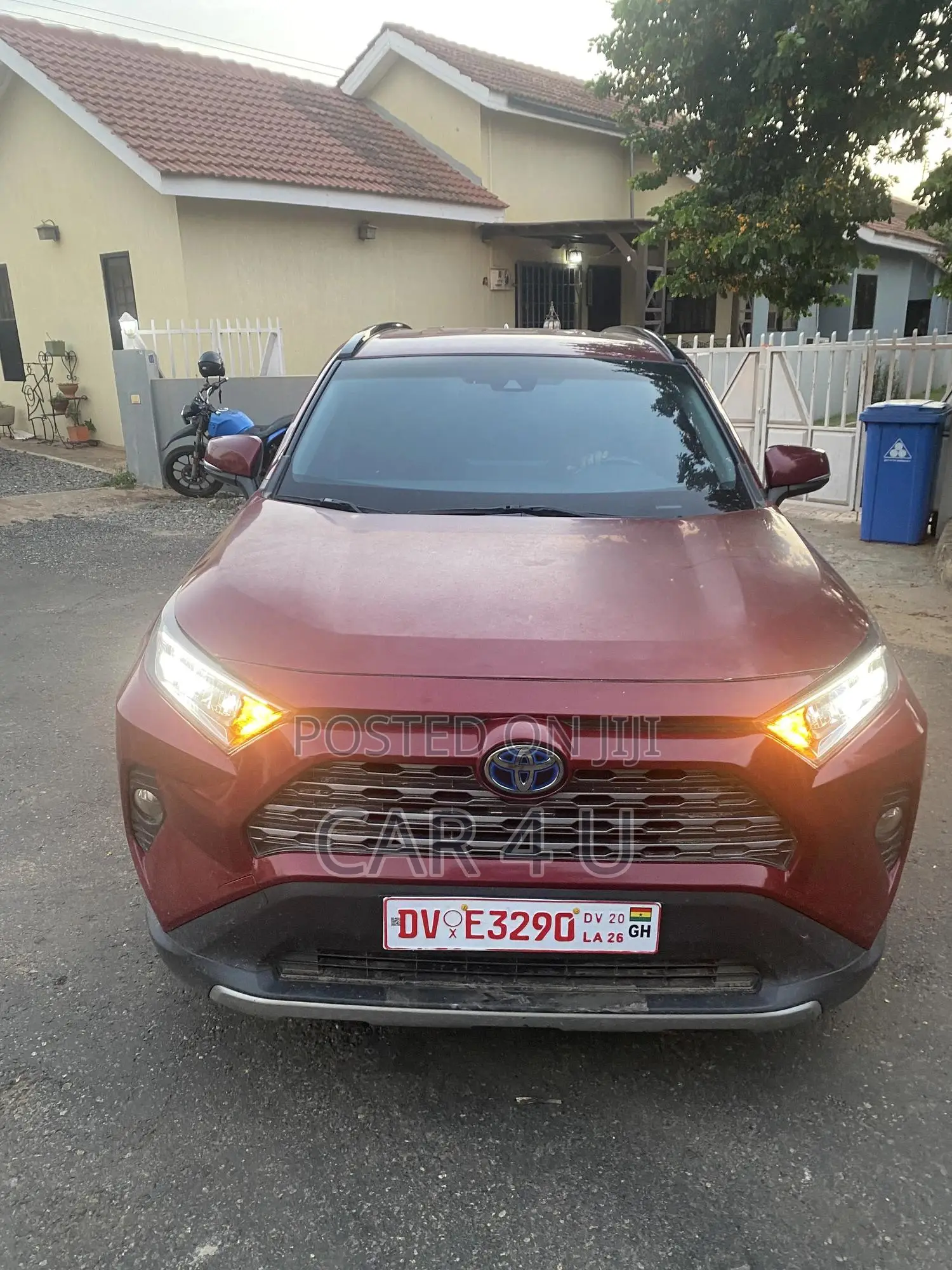 Toyota RAV4 Hybrid 2019 Red