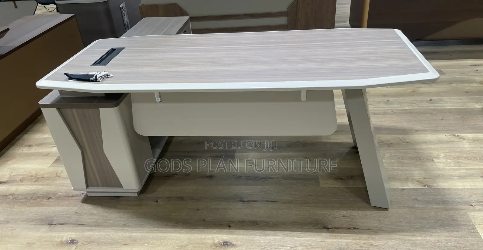 Executive Office Desk (Bt01)