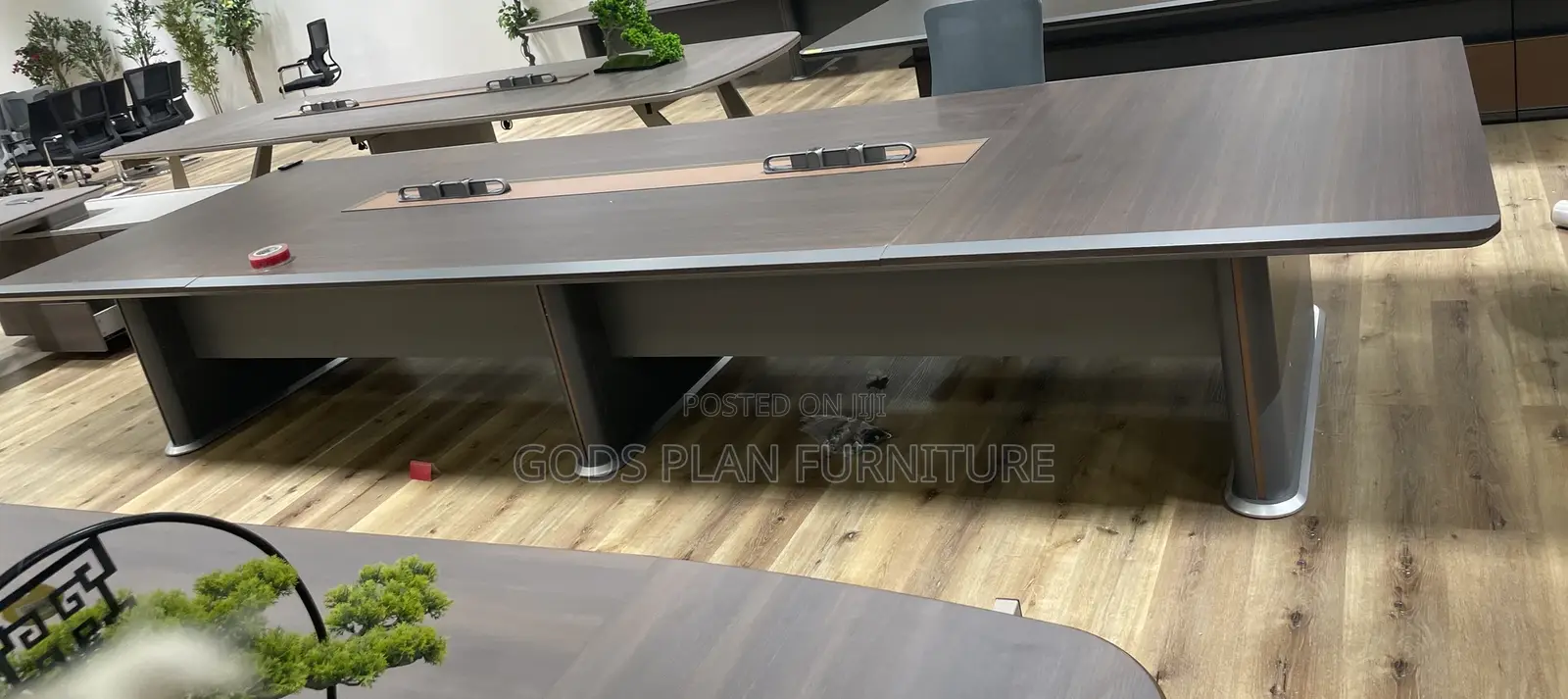 Conference Table ( +14)