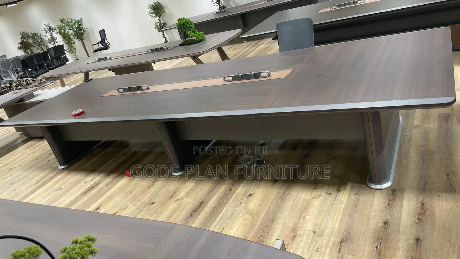 Conference Table ( +14)