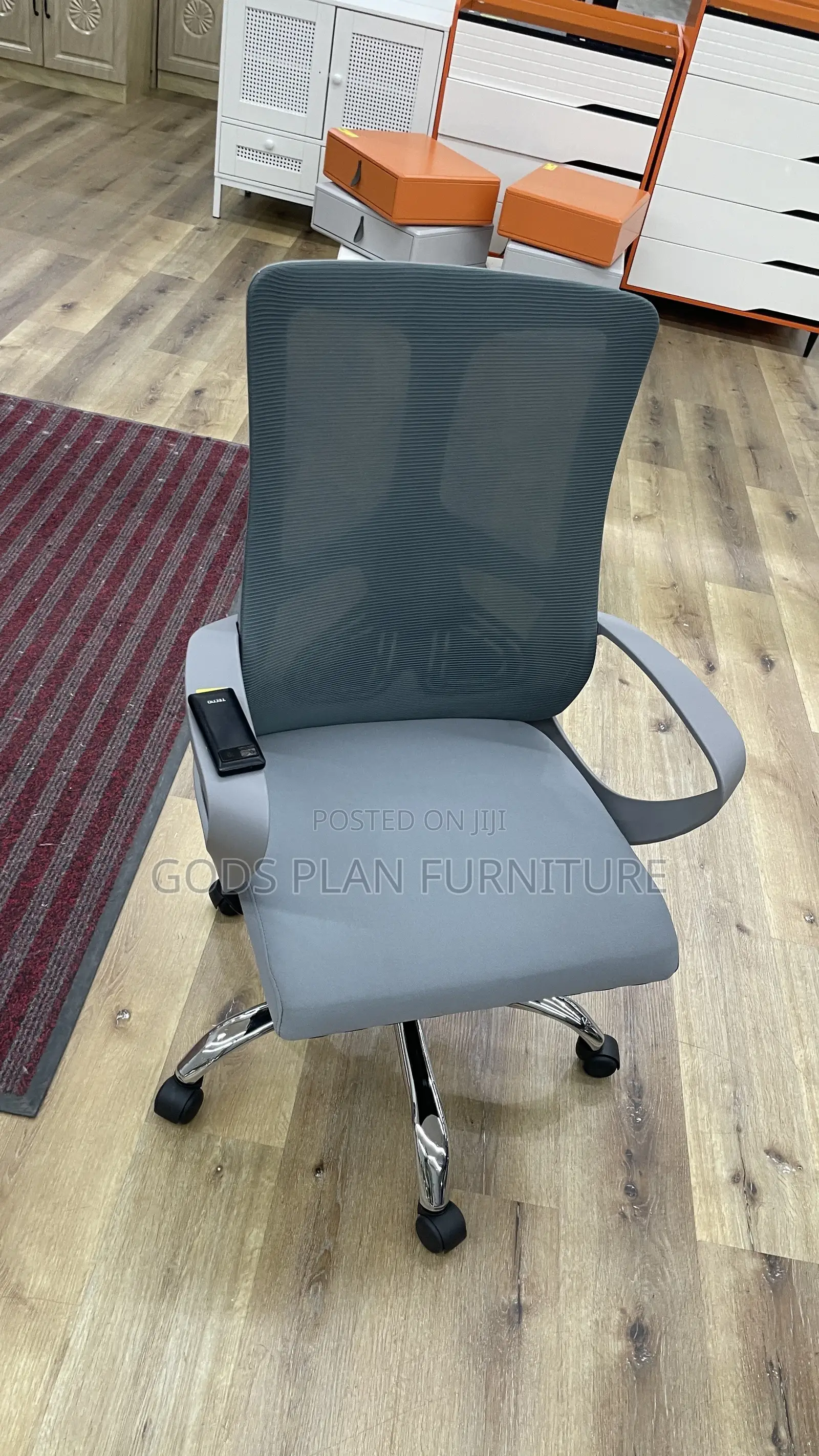 Office Swivel Chair (1079)