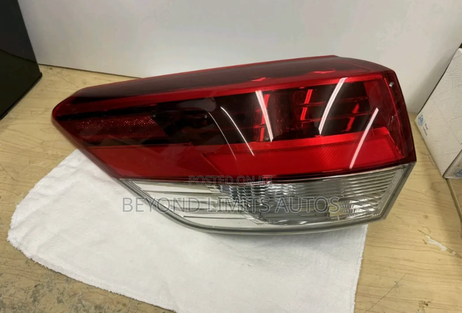 Toyota Highlander 2017,2018,2019 Tail Light / Taillight