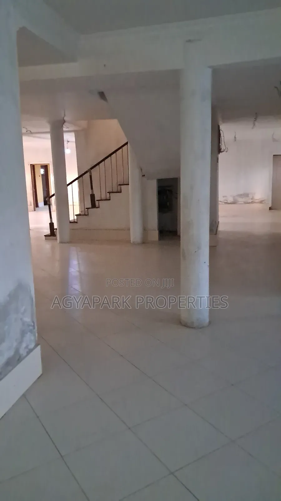 Commercial House for Sale