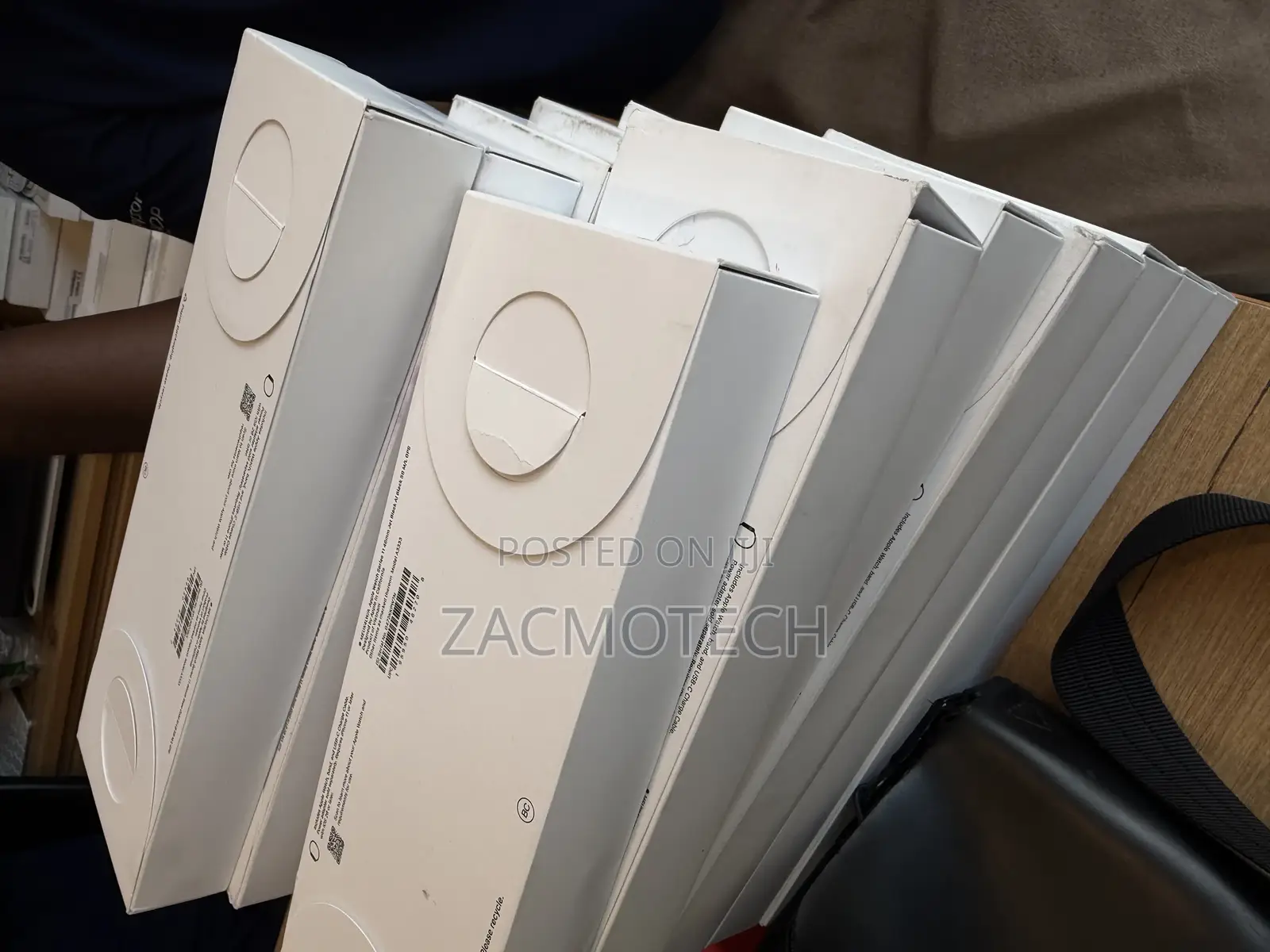 Apple Watch  11