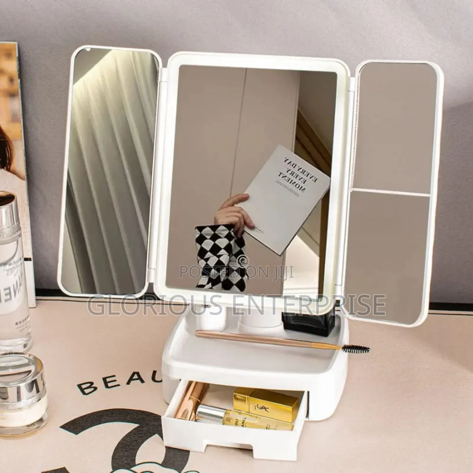 Portable Makeup Box and Mirror